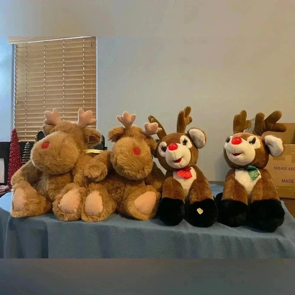 Plush Reindeer Set of 4, EUC - Picture 1 of 5